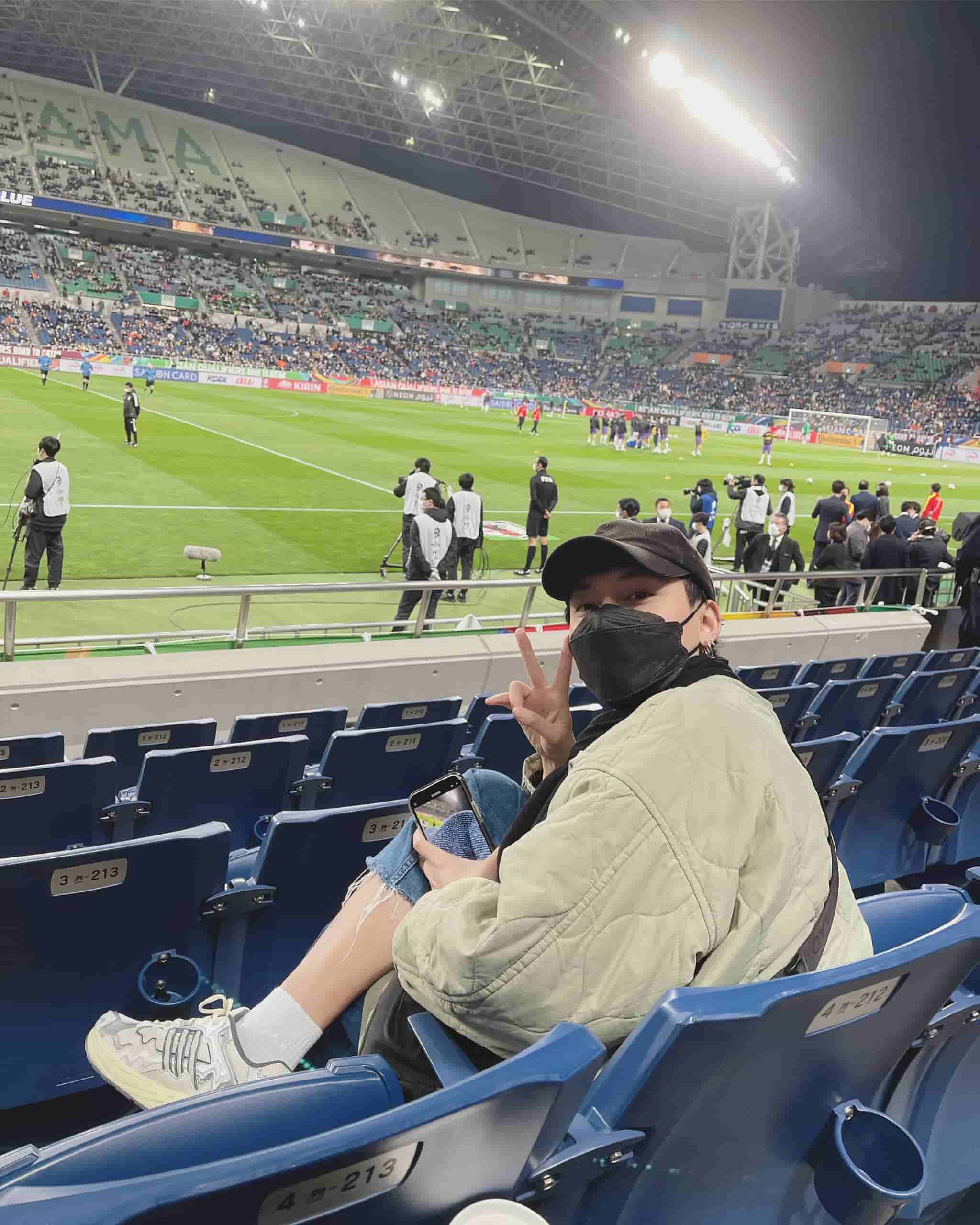 Youtuber Snoop.pi trong trận đấu giữa Việt Nam – Nhật Bản tại vòng loại World Cup 2022 ở sân vận động Saitama