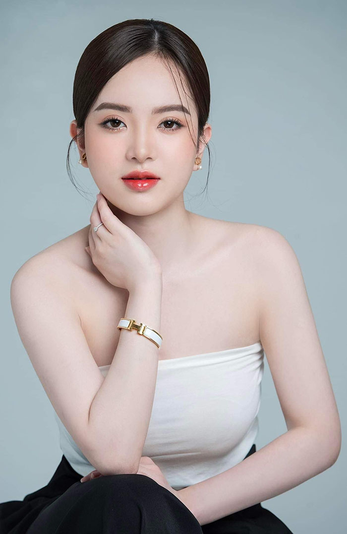 Cô gái trẻ hiện đang là người điều hành của thương hiệu thẩm mỹ Phương Tây Beauty