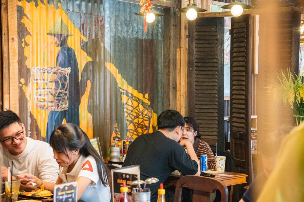 Những hình ảnh gắn liền với quê hương được Mộc Vị tái hiện chân thật 