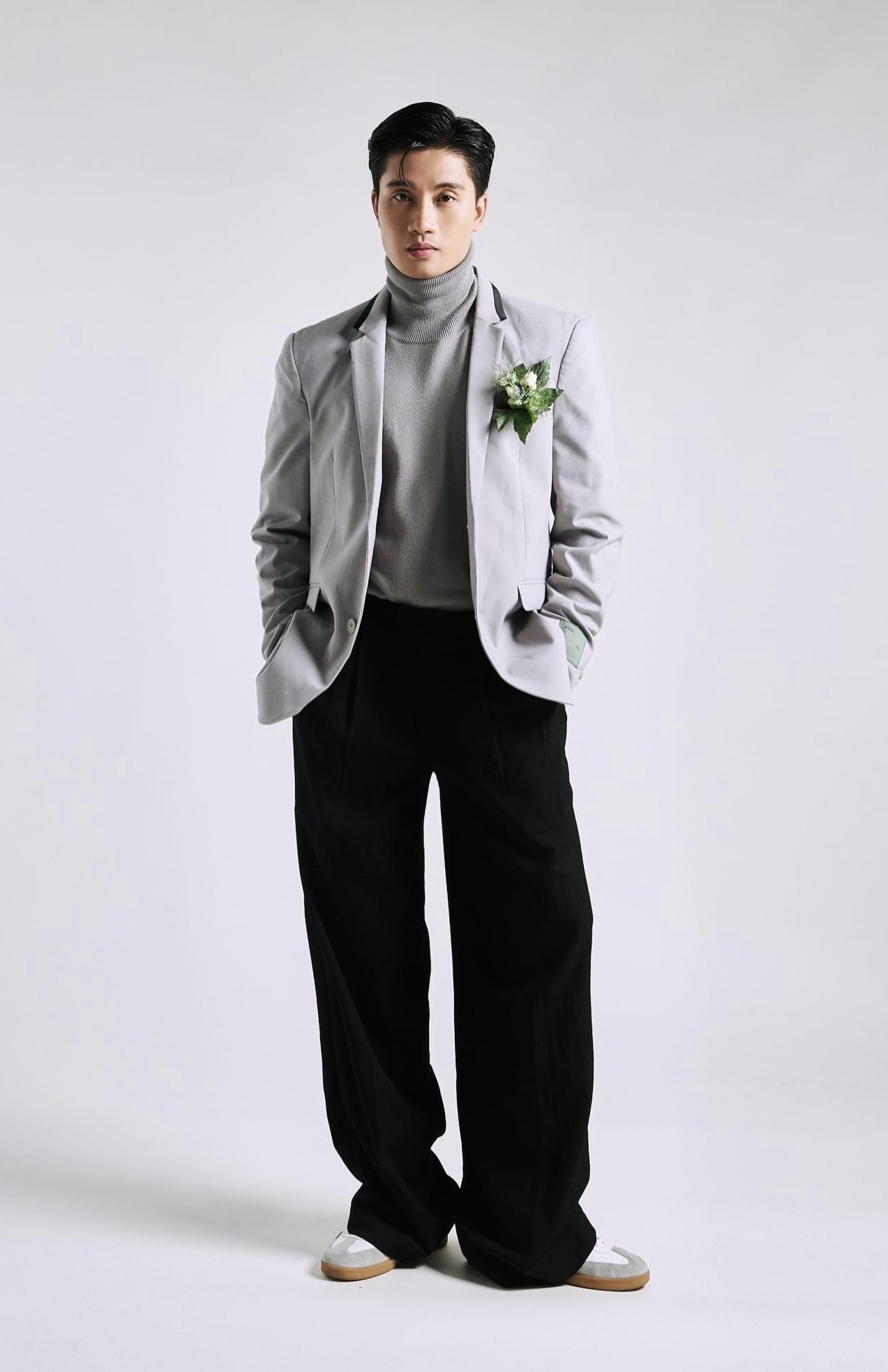 Vẻ ngoài lịch lãm và điển trai của anh chàng diễn viên