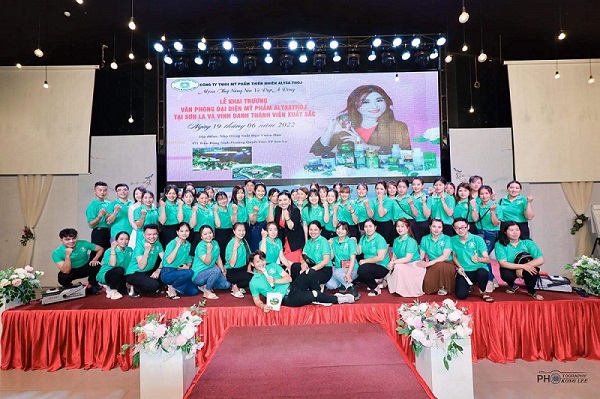 CEO Thào Hải cùng công việc kinh doanh giúp đỡ các chị em phụ nữ khác 