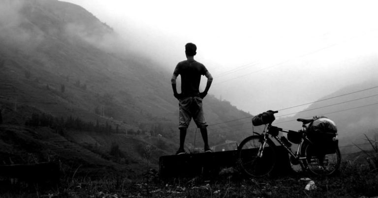 Từ hành trình đạp xe xuyên Việt đến hành trình vòng quanh thế giới