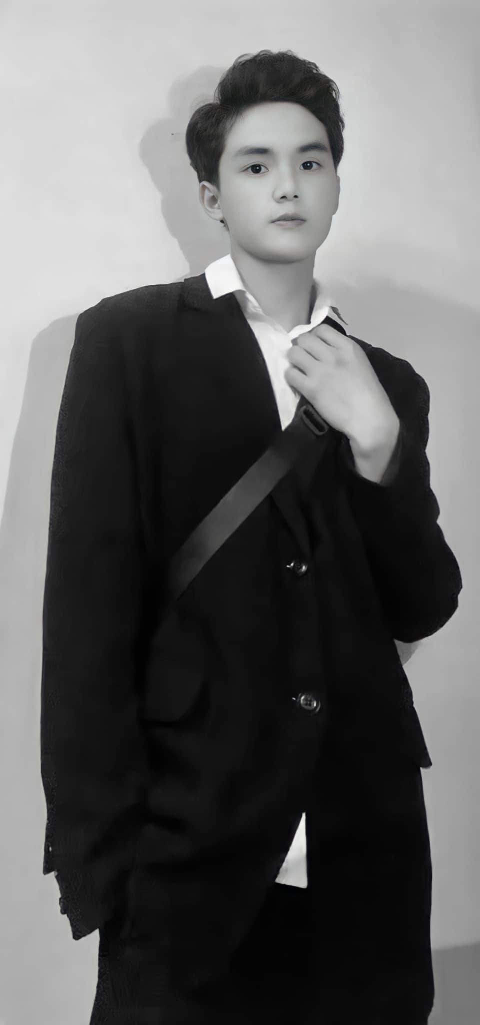 Phong cách lịch lãm của anh chàng 9x điển trai