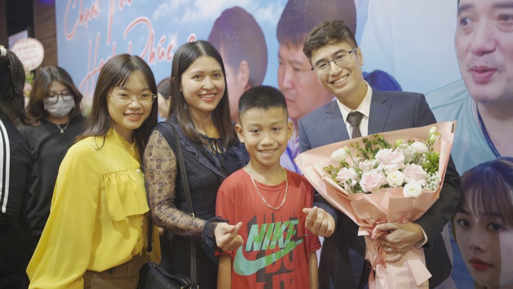 Đạo diễn Mai Long luôn hoàn thiện bản thân từng ngày để xứng đáng với tình yêu của khán giả