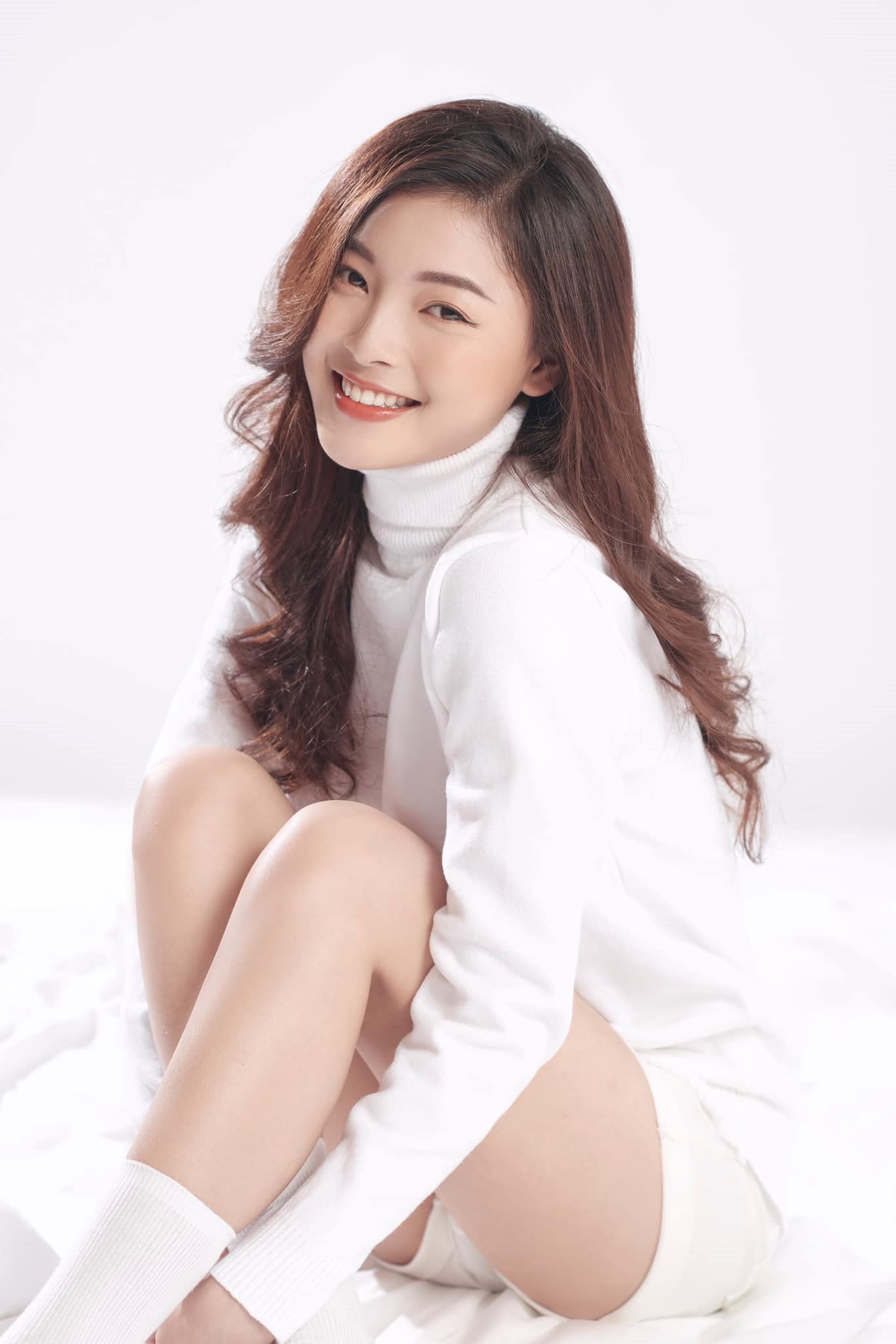 Cuộc sống của cô gái trẻ cũng chính thức thay đổi khi trở thành Á khôi