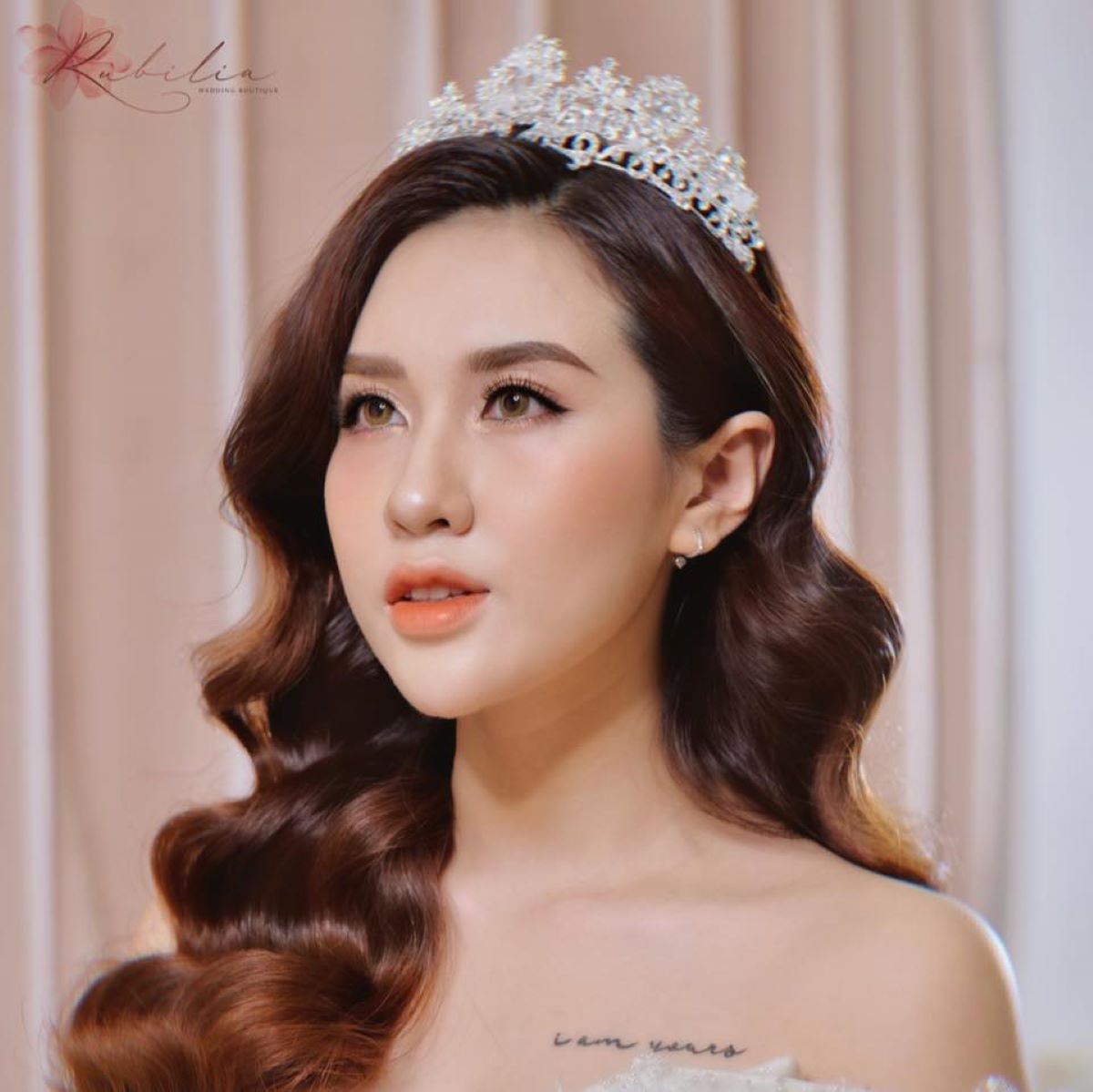 Phương châm làm việc của bà mẹ trẻ “ Làm ra làm, chơi ra chơi”.