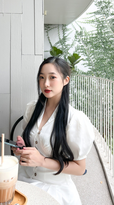 Khi ra trường cô giáo Tiêu Hạ chọn sẽ đi theo lối riêng, không theo truyền thống